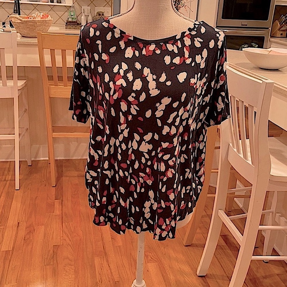 💜 5 for $25 or 3 for $18 Loft navy blue and orange speckled blouse